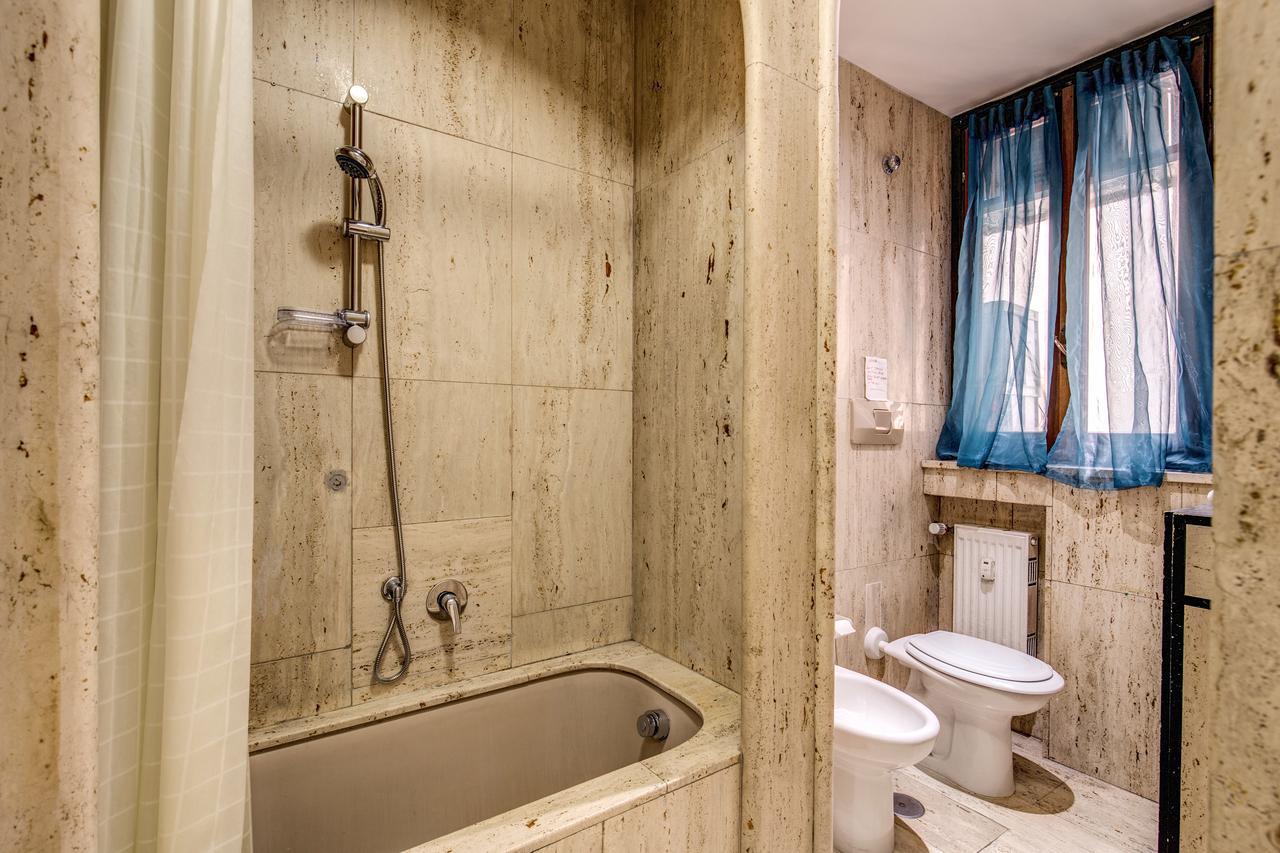Enzo Luxury Rooms 罗马 外观 照片